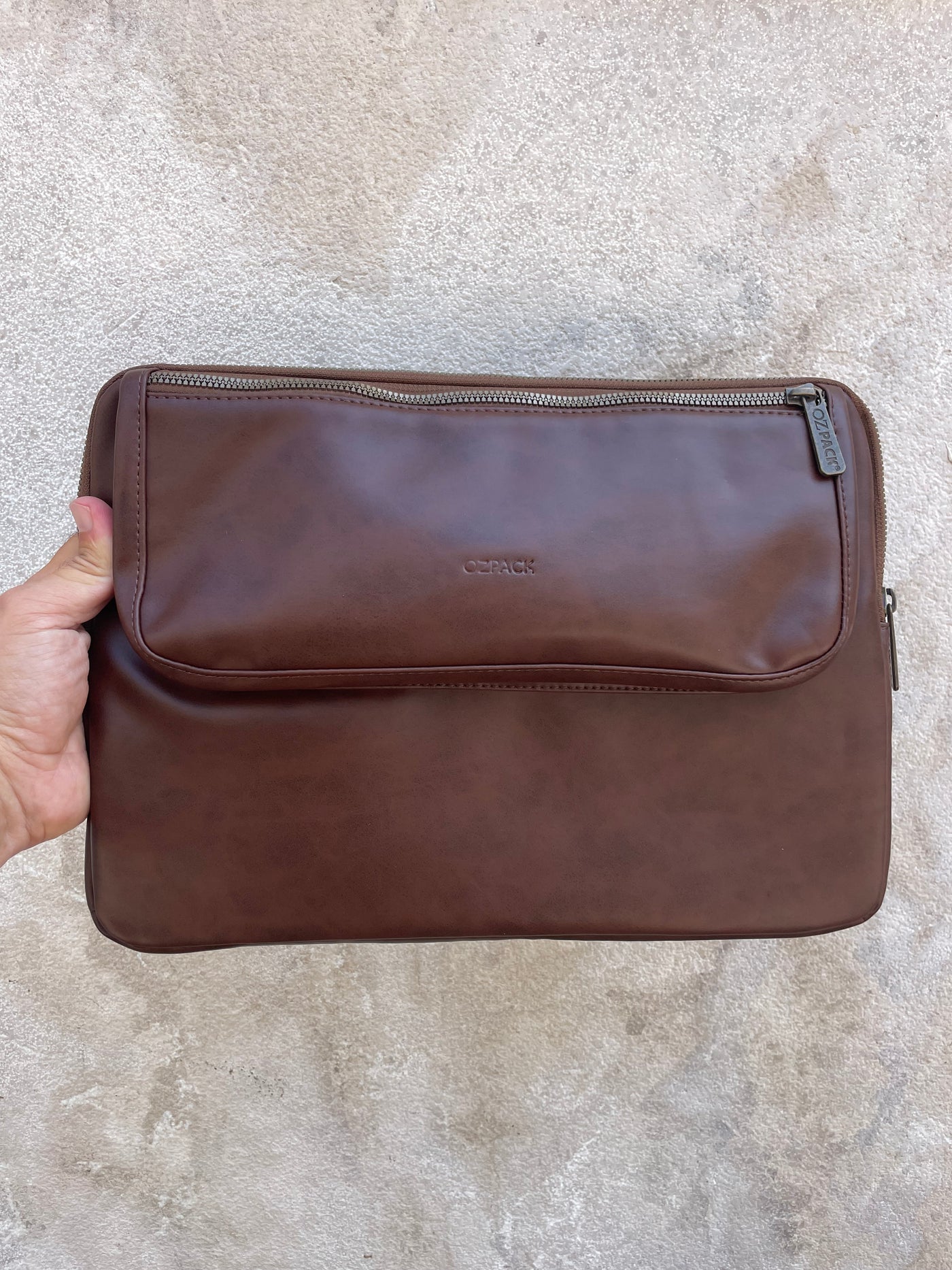EXECUTIVE KOYU KAHVE ORTA LAPTOP ÇANTASI 14 inç